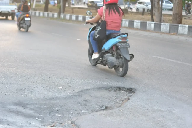 jalan lubang